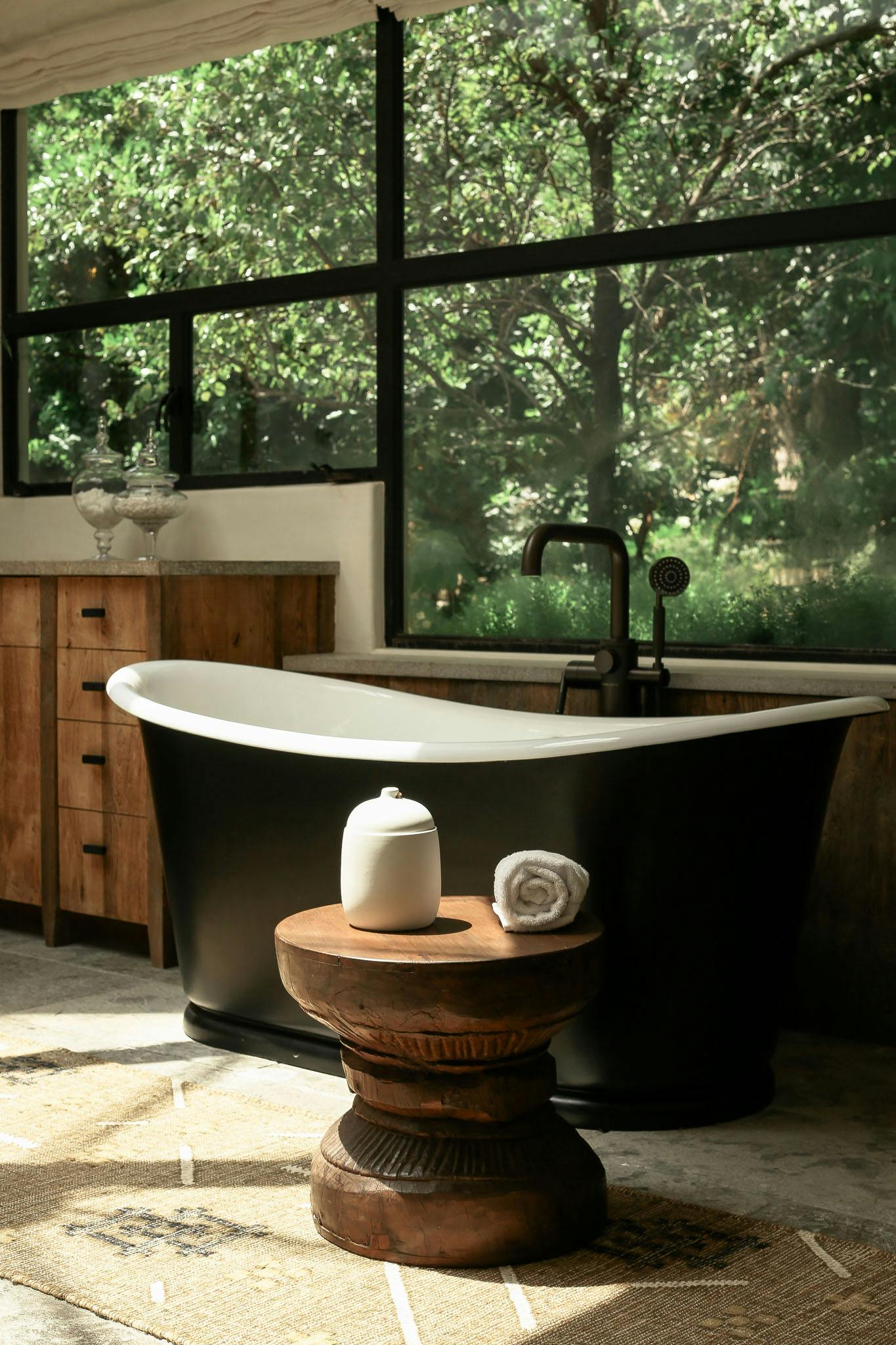 Meridith-Baer-Home-Home-Staging-Estates-Southern-California-Robert-Taylor-Ranch-Bathroom